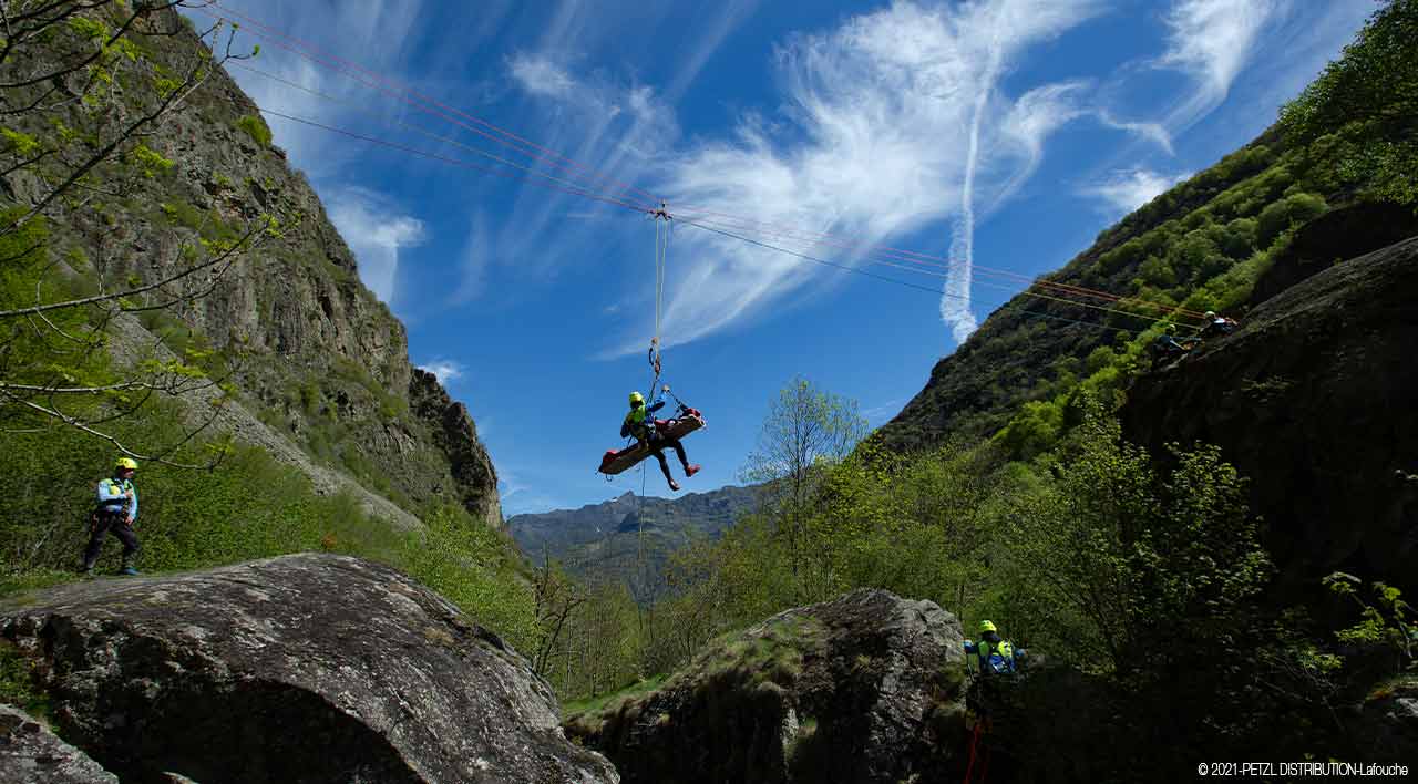 Access Books y descargas · Imagen de referencia Petzl