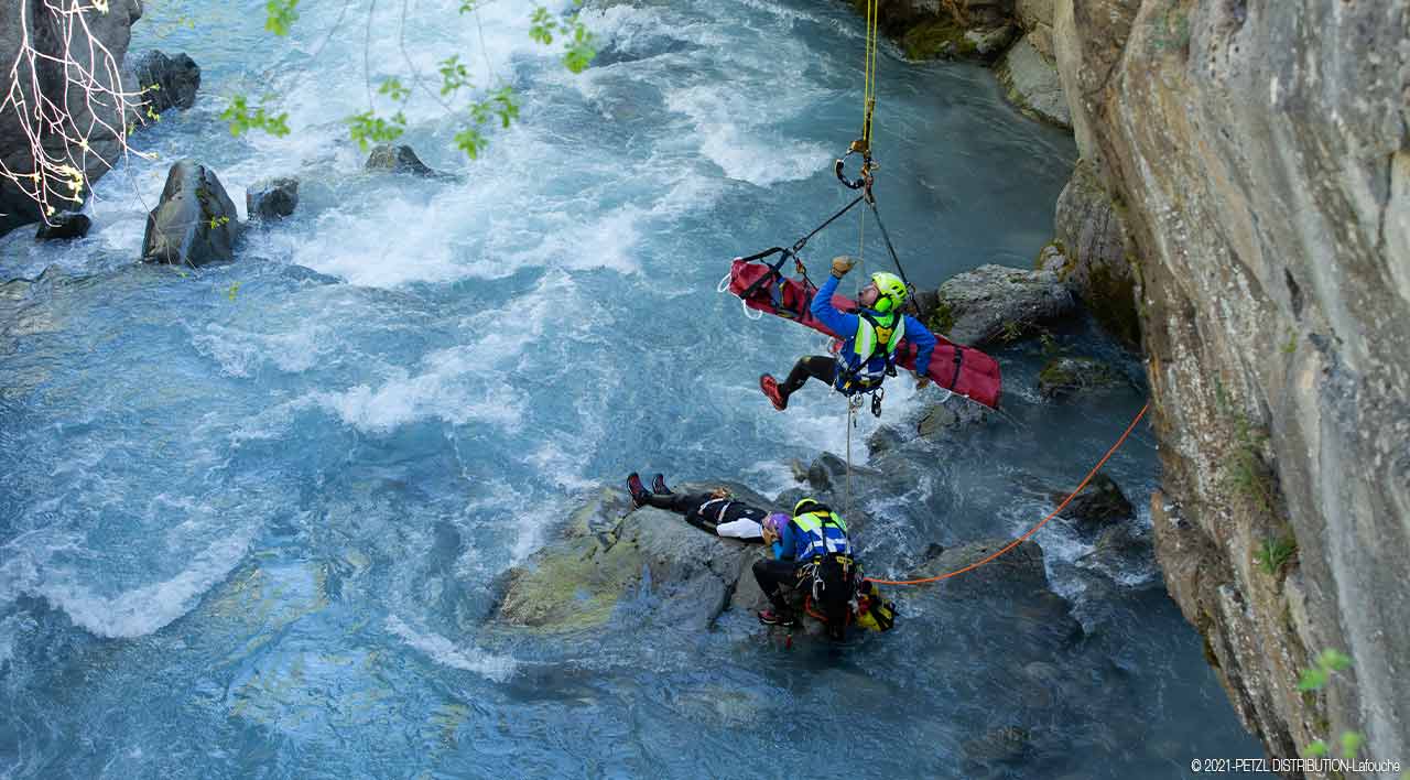 Ejercicio de rescate del CRS · Fotografía Petzl/Lafouche